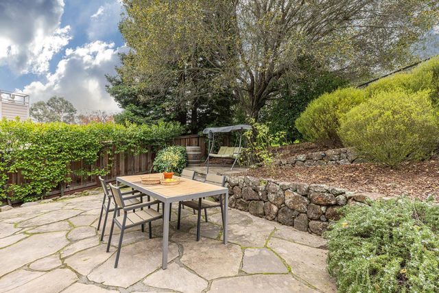 26 Clement Ct, Napa, CA 94558