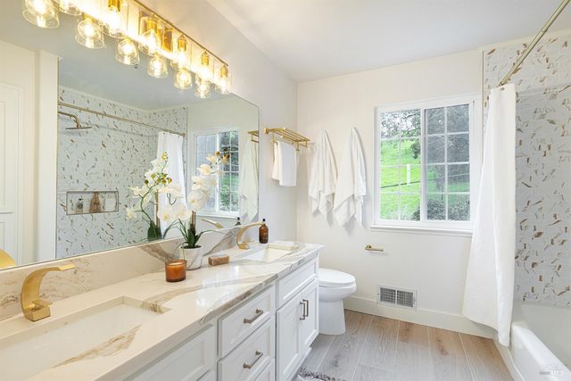 26 Clement Ct, Napa, CA 94558