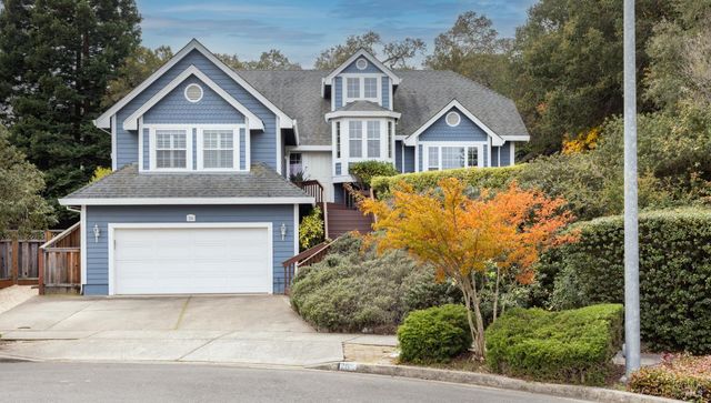 26 Clement Ct, Napa, CA 94558