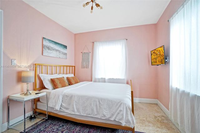 7 NE 50th St, Miami, FL 33137