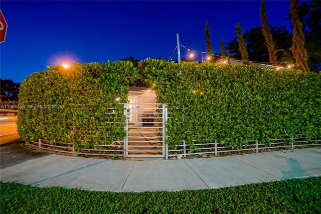 7 NE 50th St, Miami, FL 33137