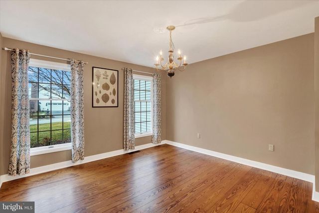 8 MORGAN DR, Shrewsbury, PA 17361