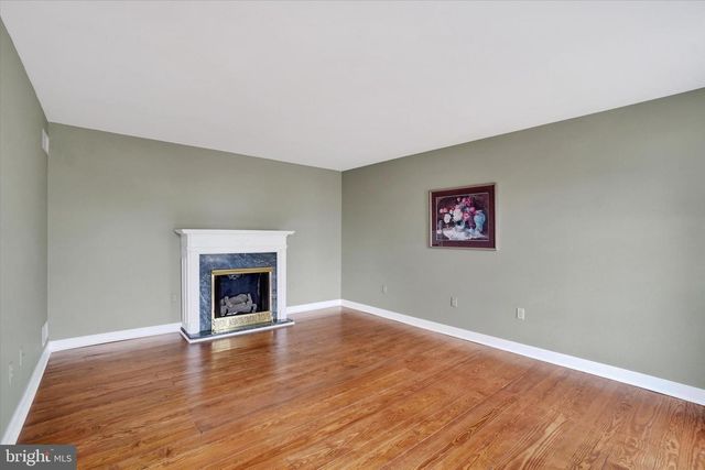 8 MORGAN DR, Shrewsbury, PA 17361