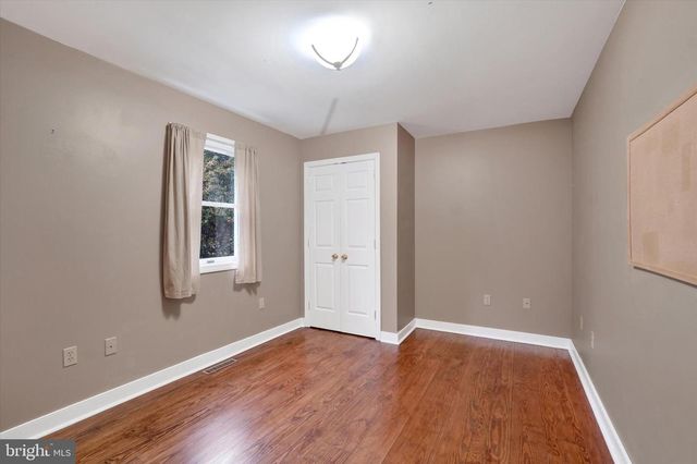 8 MORGAN DR, Shrewsbury, PA 17361