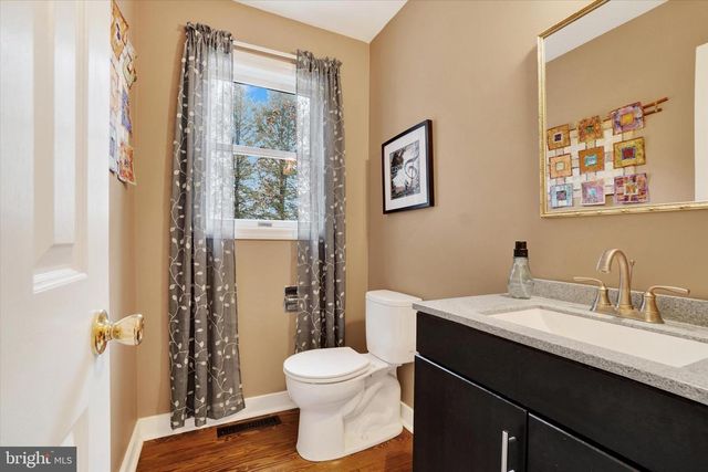 8 MORGAN DR, Shrewsbury, PA 17361