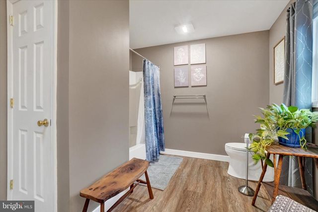 8 MORGAN DR, Shrewsbury, PA 17361