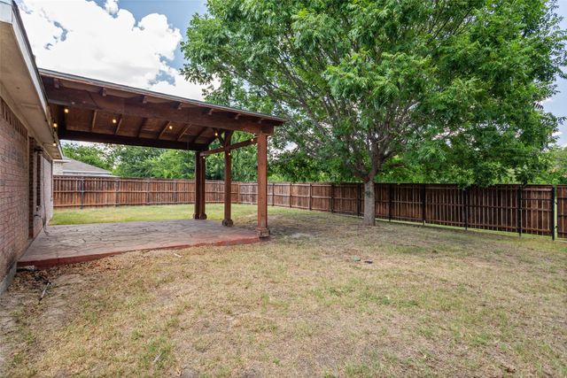2717 Wildridge Court, Fort Worth, TX 76108