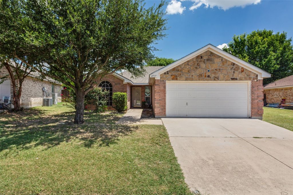 2717 Wildridge Court, Fort Worth, TX 76108