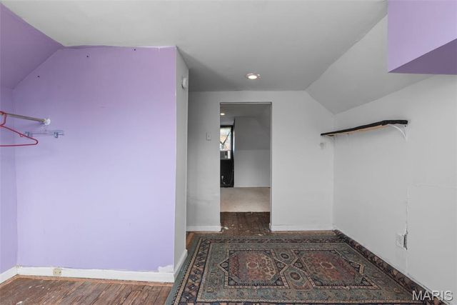 915 Bates Street, St Louis, MO 63111
