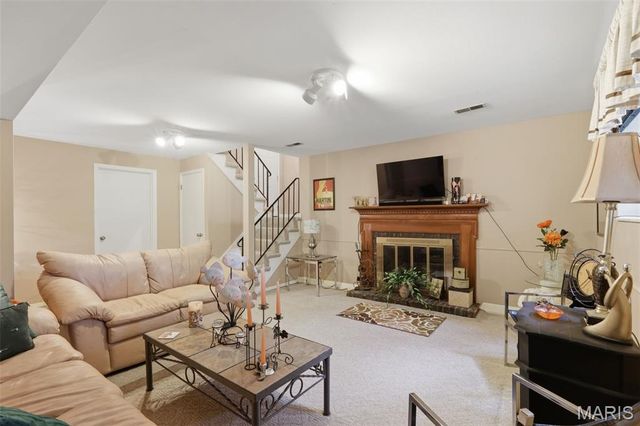 12117 Sage Glen Court, Maryland Heights, MO 63043