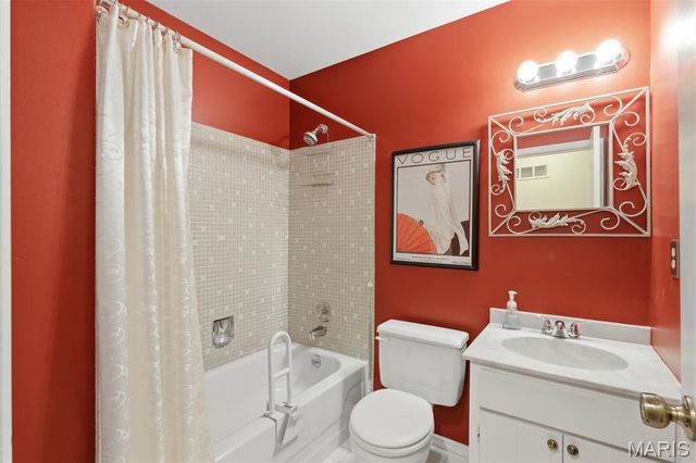 12117 Sage Glen Court, Maryland Heights, MO 63043