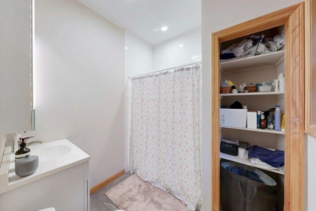 345 Lowell St, Reading, MA 01867