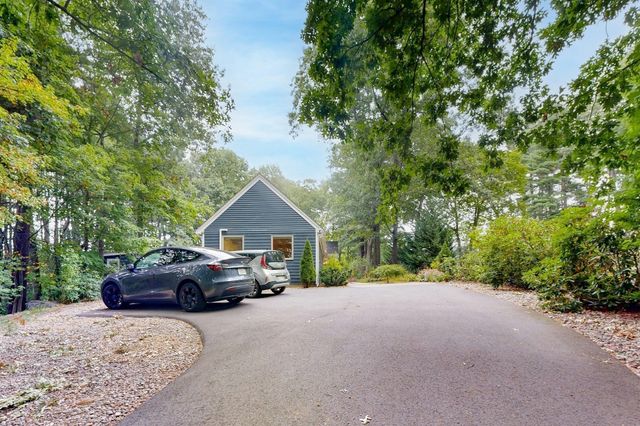 345 Lowell St, Reading, MA 01867