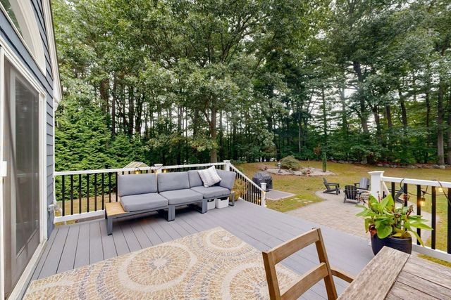 345 Lowell St, Reading, MA 01867