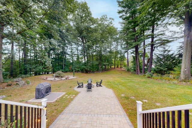 345 Lowell St, Reading, MA 01867