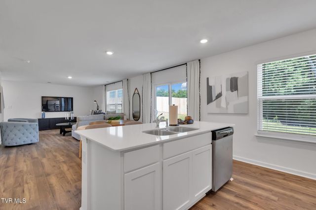 1075 Persimmon Hollow, Greeneville, TN 37745