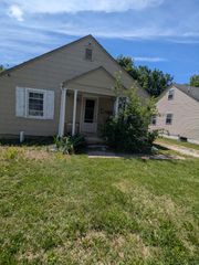421 S West Avenue, Springfield, MO 65806