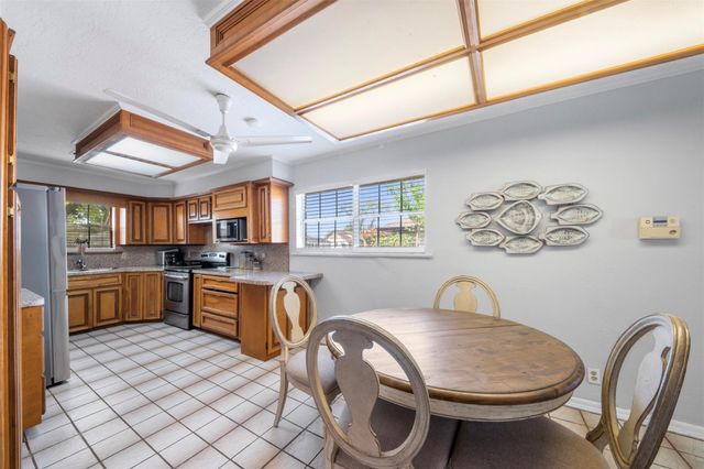 1506 17th Avenue N, Texas City, TX 77590