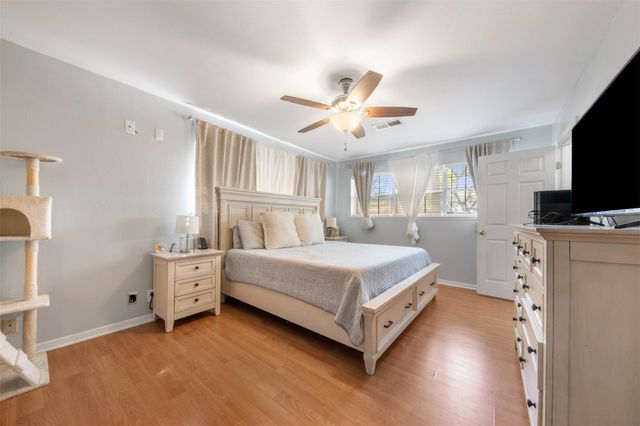 1506 17th Avenue N, Texas City, TX 77590