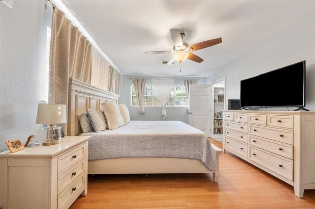 1506 17th Avenue N, Texas City, TX 77590