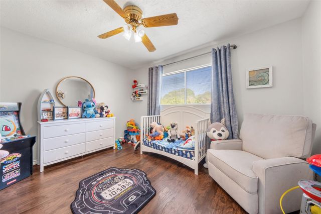 1506 17th Avenue N, Texas City, TX 77590