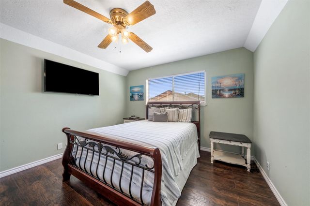 1506 17th Avenue N, Texas City, TX 77590