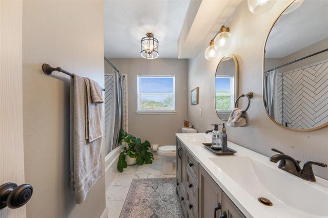 1506 17th Avenue N, Texas City, TX 77590