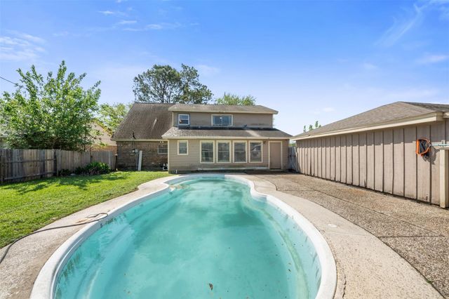 1506 17th Avenue N, Texas City, TX 77590