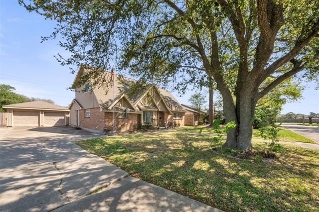 1506 17th Avenue N, Texas City, TX 77590