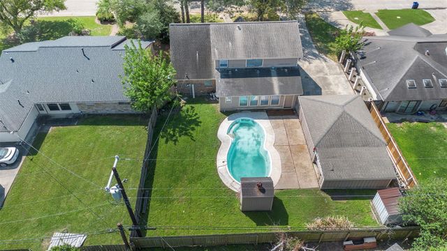 1506 17th Avenue N, Texas City, TX 77590