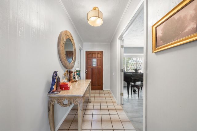 1506 17th Avenue N, Texas City, TX 77590