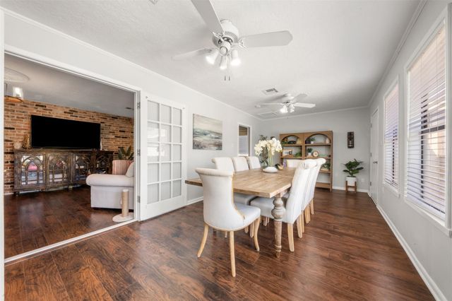 1506 17th Avenue N, Texas City, TX 77590