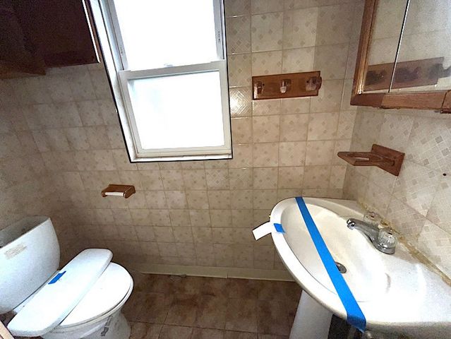 1607 S 14th Avenue, Maywood, IL 60153