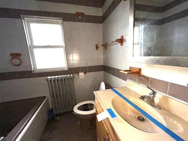 1607 S 14th Avenue, Maywood, IL 60153