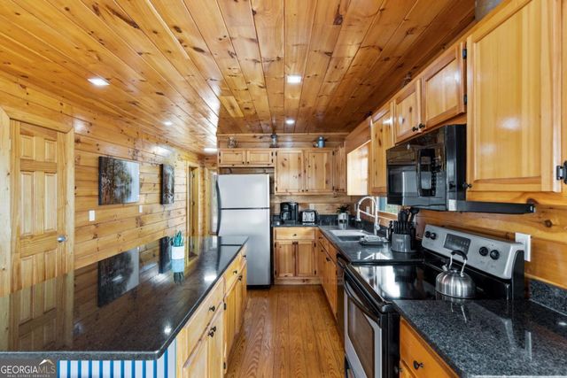 48 Timber Ridge Road, Blue Ridge, GA 30513