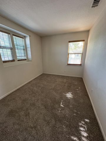 2201 Driftwood Park Dr, Modesto, CA 95355
