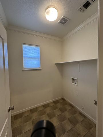 2201 Driftwood Park Dr, Modesto, CA 95355