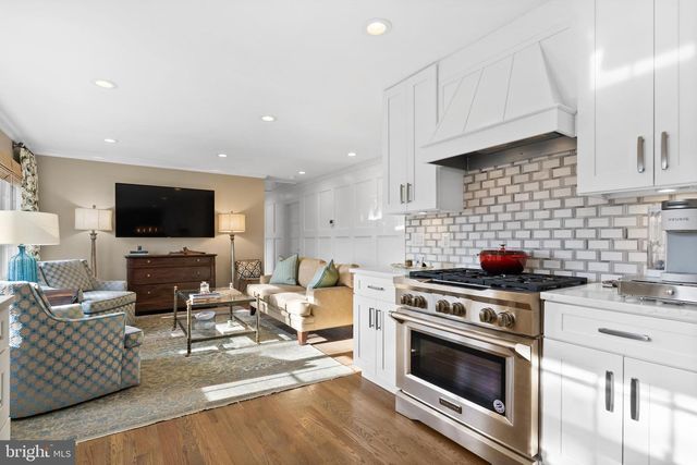 1101 GATEWOOD DR, Alexandria, VA 22307