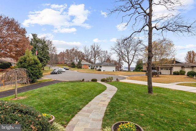 1101 GATEWOOD DR, Alexandria, VA 22307