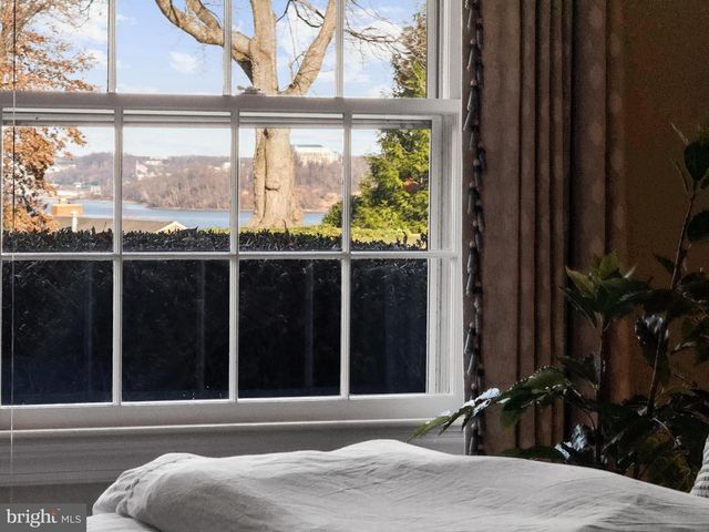 1101 GATEWOOD DR, Alexandria, VA 22307