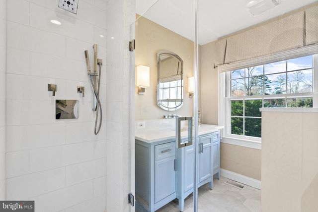 1101 GATEWOOD DR, Alexandria, VA 22307