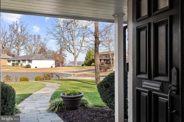 1101 GATEWOOD DR, Alexandria, VA 22307