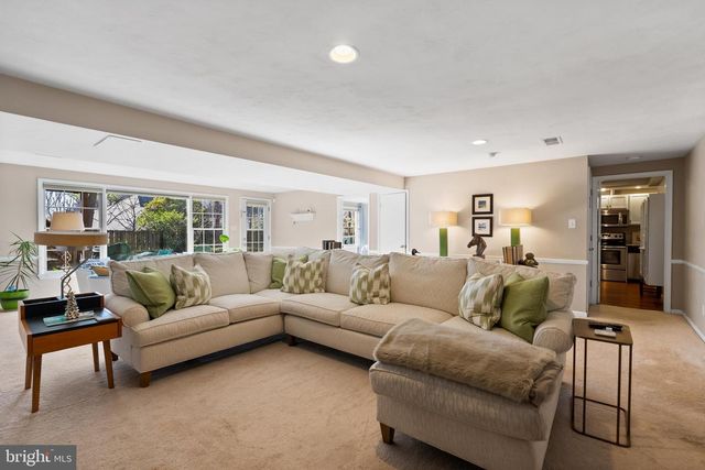 1101 GATEWOOD DR, Alexandria, VA 22307