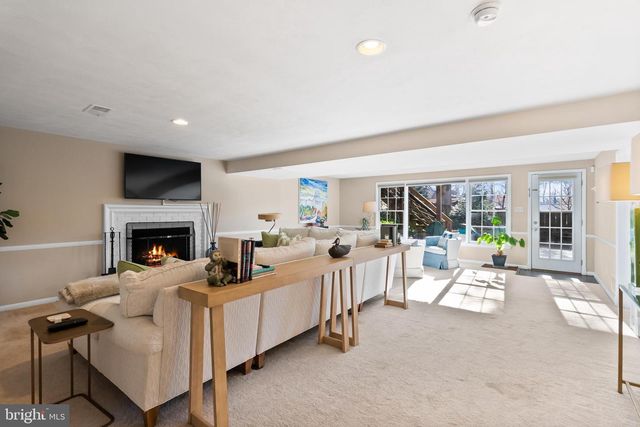 1101 GATEWOOD DR, Alexandria, VA 22307