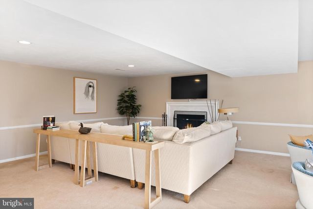 1101 GATEWOOD DR, Alexandria, VA 22307