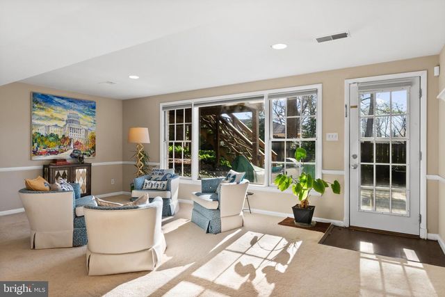 1101 GATEWOOD DR, Alexandria, VA 22307