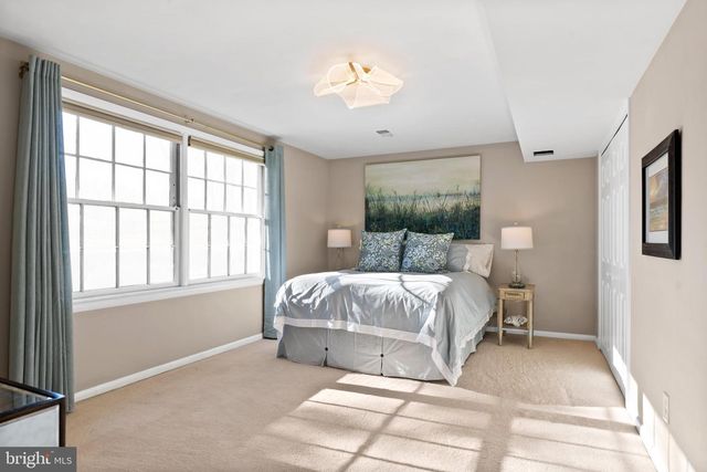 1101 GATEWOOD DR, Alexandria, VA 22307