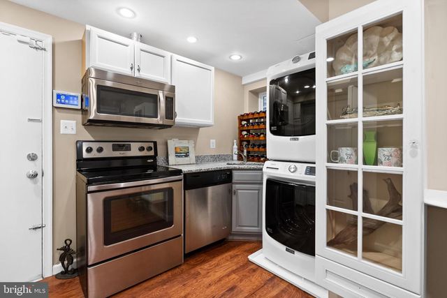 1101 GATEWOOD DR, Alexandria, VA 22307