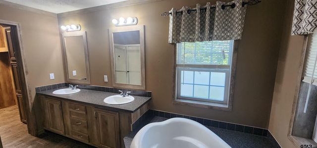 16993 Springcrest Lane, Lindale, TX 75771