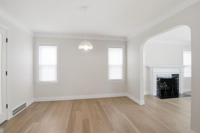 1342 Hollywood Avenue, Grosse Pointe Woods, MI 48236